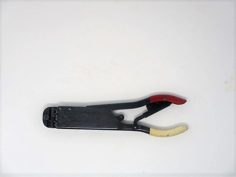 59300 Crimp Tool Mfg. TE Connectivity AMP Condition: Used