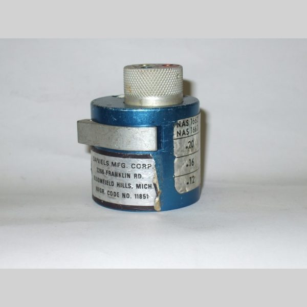 TH-27  DANIELS TURRET HEAD CONNECTOR HEAD NEW OLD STOCK 