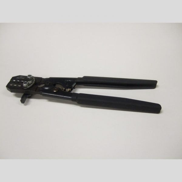 8913440 Hand Crimp Tool Mfg: Packard Condition: Used