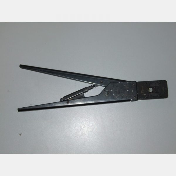 90198-2 Crimp Tool Mfg: Amp Tyco Condition: Used