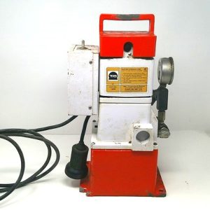 13600 Hydraulic Pump  Mfg: Thomas & Betts  Condition: Used