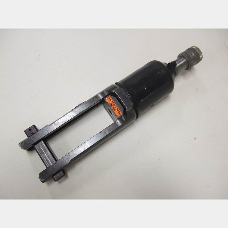 TBM12 Hydraulic Crimp Head Mfg: Thomas & Betts Condition: Used