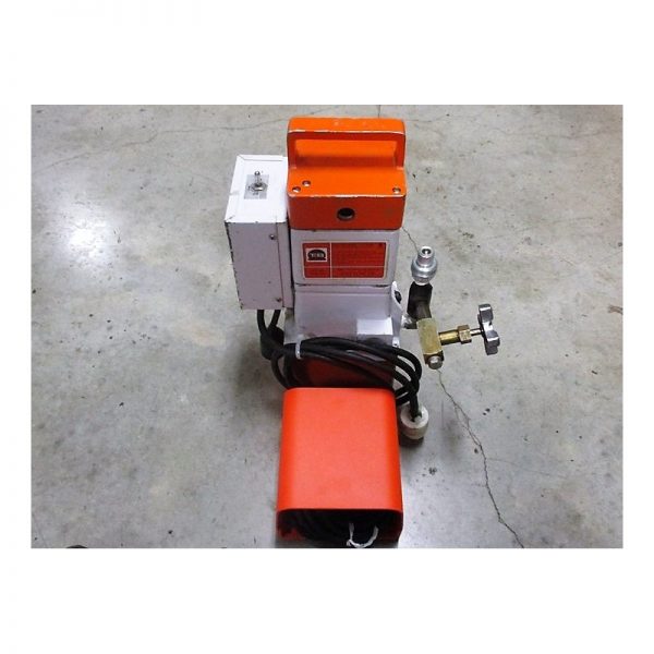 13600 BM Hydraulic Pump Mfg: Thomas & Betts Condition: Used