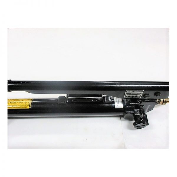 1583661-1 Hydraulic Hand Pump Mfg: Amp Tyco Condition: Used