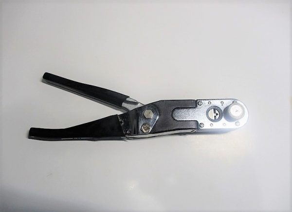 06-7801-01 M22520/17-01 Crimp Tool Mfg. Elco Condition: Used