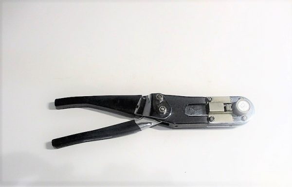 06-7811-01 M22520/18-2 Crimp Tool Mfg. Elco Condition: Used
