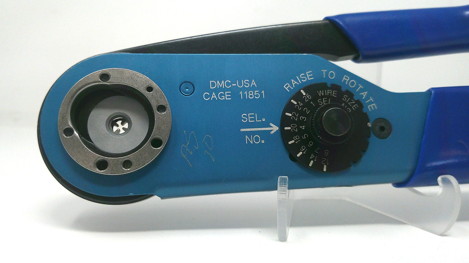 AF8 M22520/1-01 Engraved Crimp Tool Mfg. Daniels Corp Condition: New Surplus - Image 2