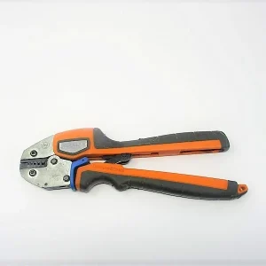 ERG4 Crimp Tool With Die Mfg. Thomas & Betts  Condition: Used