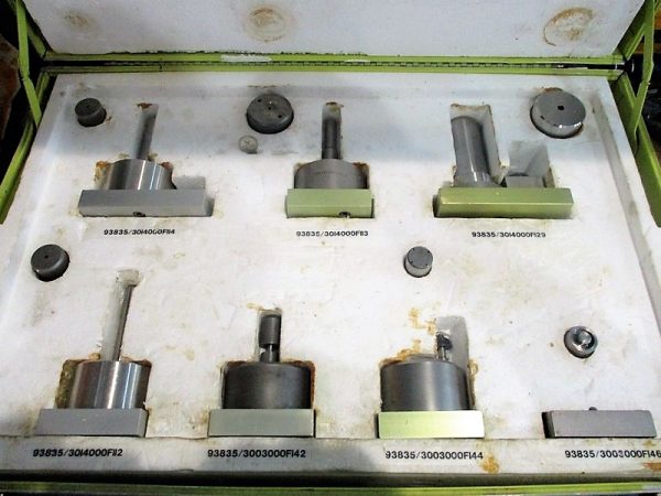 301400F119 Tool Set Mfg. Parker-Hannifin Condition: Used