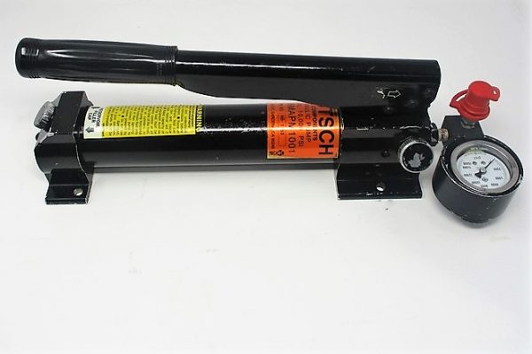 DLT05MAPM1001  Hand Hydraulic Pump  Mfg: Permaswage DMC  Condition: Used