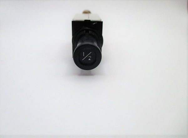 7277-10-½ Breaker Mfg. Klixon Condition: New Surplus - Image 2
