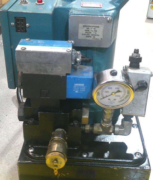 69120-1  Hydraulic Pump With Hand Controller Mfg. TE Connectivity AMP  Condition: Used - Image 2