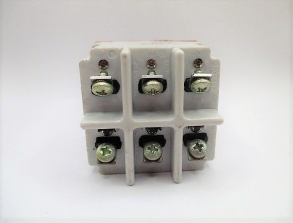 D6760-17-10 Breaker Mfg. Klixon Condition: New Surplus - Image 3