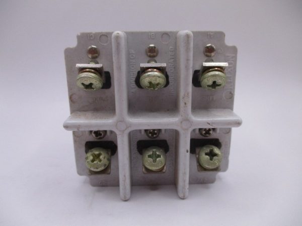 D6760-17-30 Breaker Mfg. Klixon Condition: New Surplus - Image 3