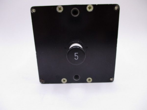 D6760-4-5 Breaker Mfg. Klixon Condition: New Surplus - Image 3