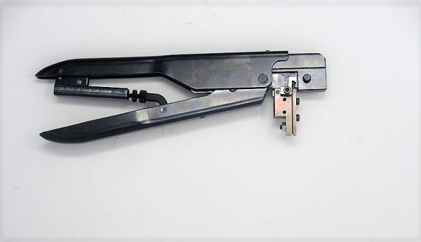 HT305/DF50-2830HC  Crimp Tool Mfg. Hirose Condition: Used - Image 2