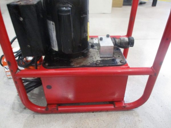 EP8 Hydraulic Pump Mfg. Burndy Cond: Used - Image 4