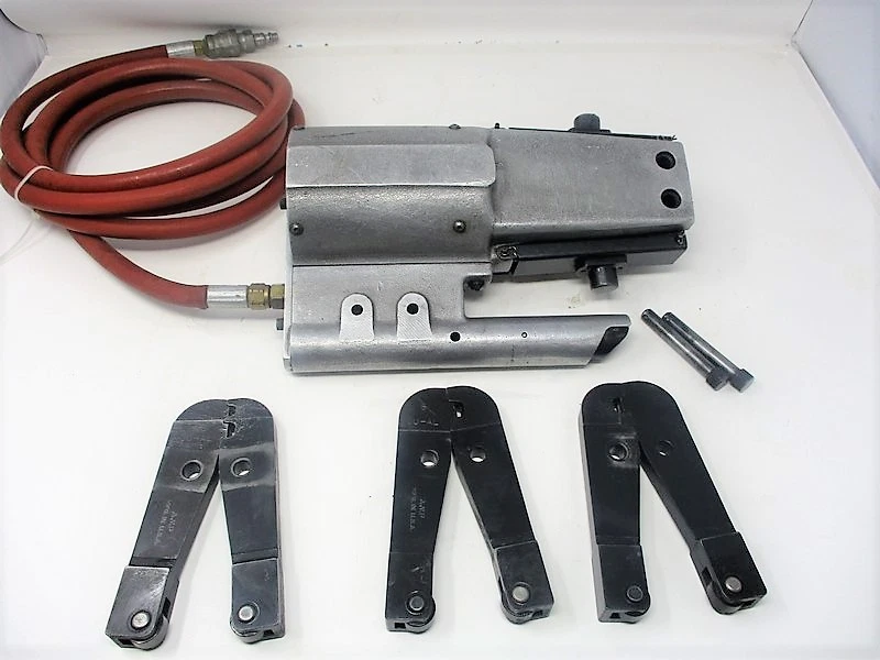 68068 Pneumatic Crimp Tool Mfg. TE Connectivity AMP Condition: Used
