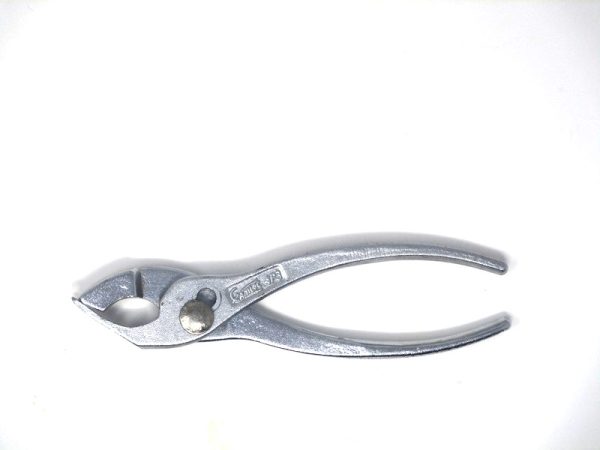 4P3 Pliers Mfg. Camlok Condition: Used