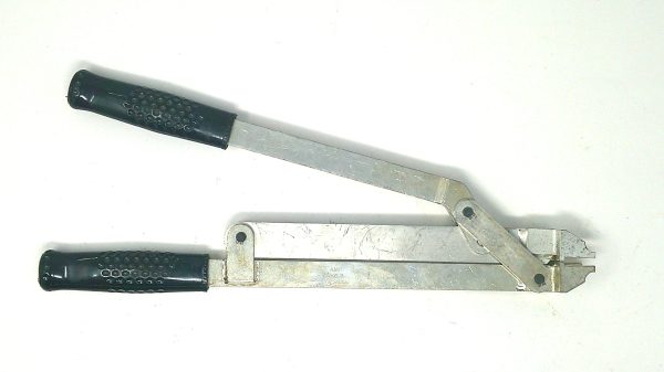 69992 Connector Tool Mfg. TE Connectivity AMP Condition: Used