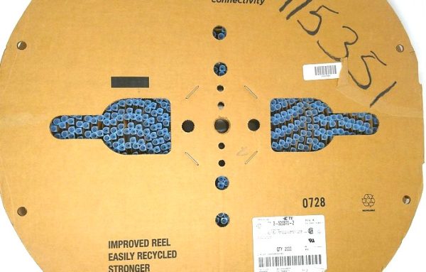 3-520370-2 Quick Disconnect Mfg. TE Connectivity AMP Condition: New Surplus