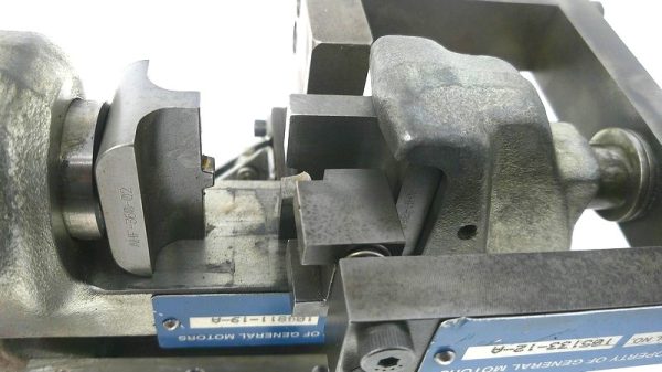 EP-325 Hydraulic Crimp Head With Accessories Mfg. Izumi Condition: Used - Image 3