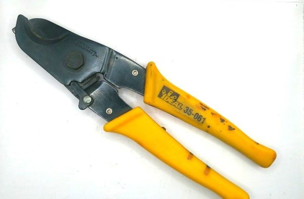 35-061 Cutter Mfg. Ideal Condition: Used