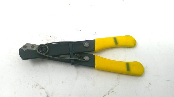 AD-1298  Trimmer Mfg: Raychem Condition: Used
