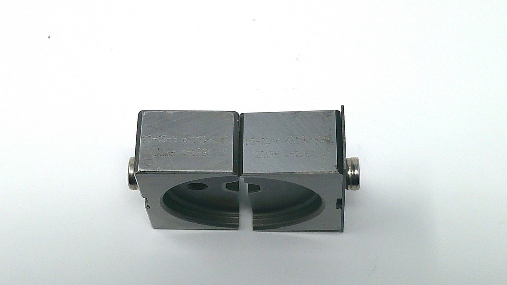 ST2354-2 Crimp Die Mfg: Astro Condition New Surplus - Image 2