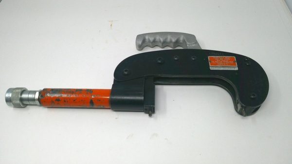 13640  Crimp Head  Mfg: Thomas & Betts  Condition: Used