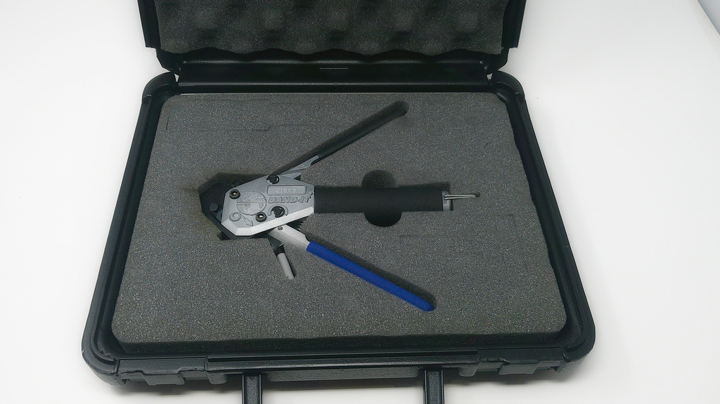 600-061 A30199 1/8"Banding Tool Mfg: Glenair Band-It Condition: New Surplus