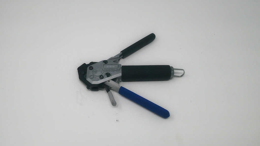 600-061 A30199 1/8"Banding Tool Mfg: Glenair Band-It Condition: New Surplus - Image 2