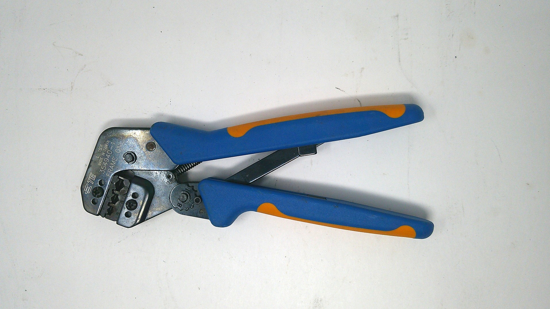 58433-3 Crimp Tool Mfg.: AMP TE Connectivity Cond.: New Surplus