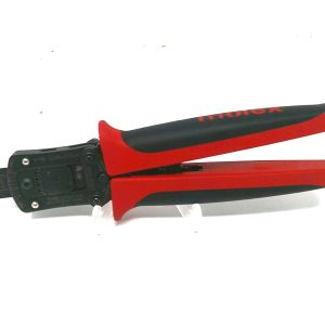 63825-8870 63816-0000 Crimp Tool Mfg: Molex Cond: Used