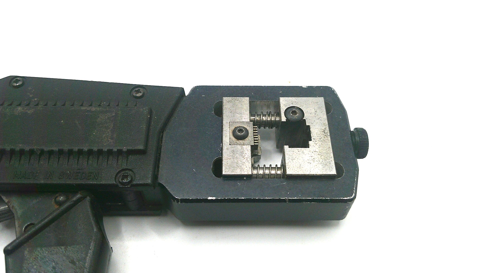 900000 Crimp Tool Mfg. Sentinel Condition: Used - Image 2